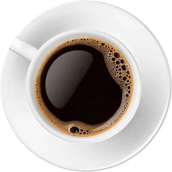 Een witte kop met zwarte koffie en schuimlaag staat centraal van bovenaf gefotografeerd op een bijpassend wit schoteltje, wat als een verfrissende pauze dient tijdens het optimaliseren van asset management.