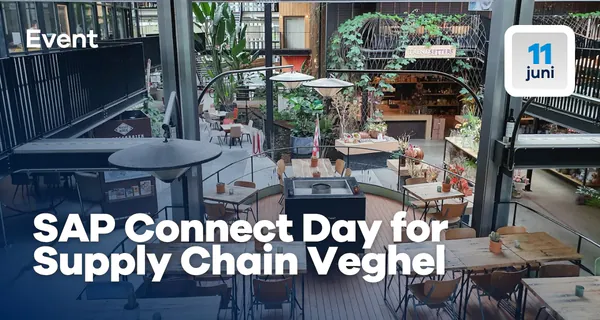 Houten tafels en stoelen vullen een sfeervolle, industriële locatie voor een SAP FSM-bijeenkomst, die wordt georganiseerd met aandacht voor asset management. Tekst: Event 11 juni SAP Connect Day for Supply Chain Veghel